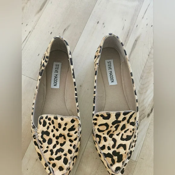 STEVE MADDEN Leopard Print Featherl Cow Hair Leather Pointed Toe Flats 5.5 - Picture 2 of 6